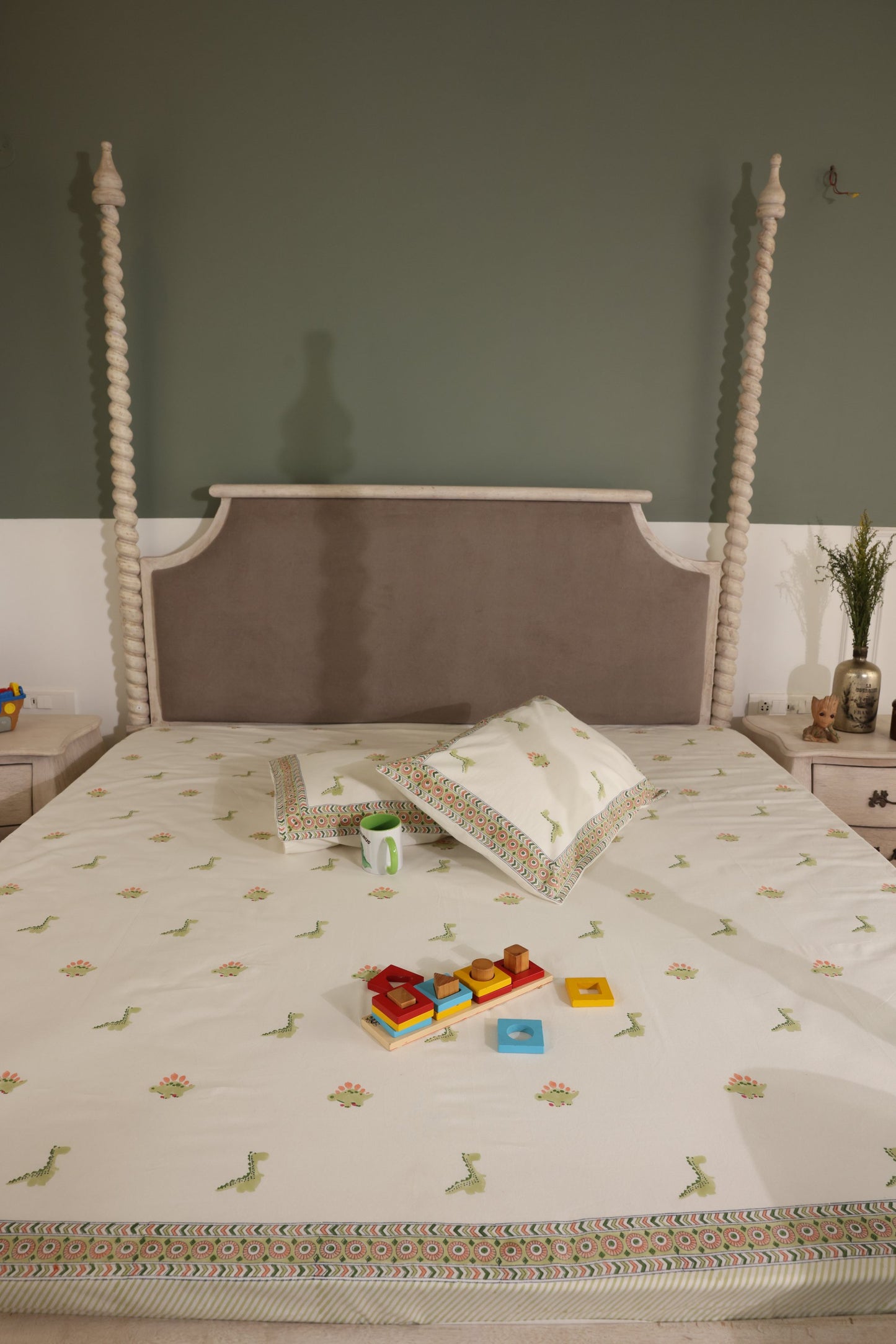 Chotu-Saurus Bedsheet