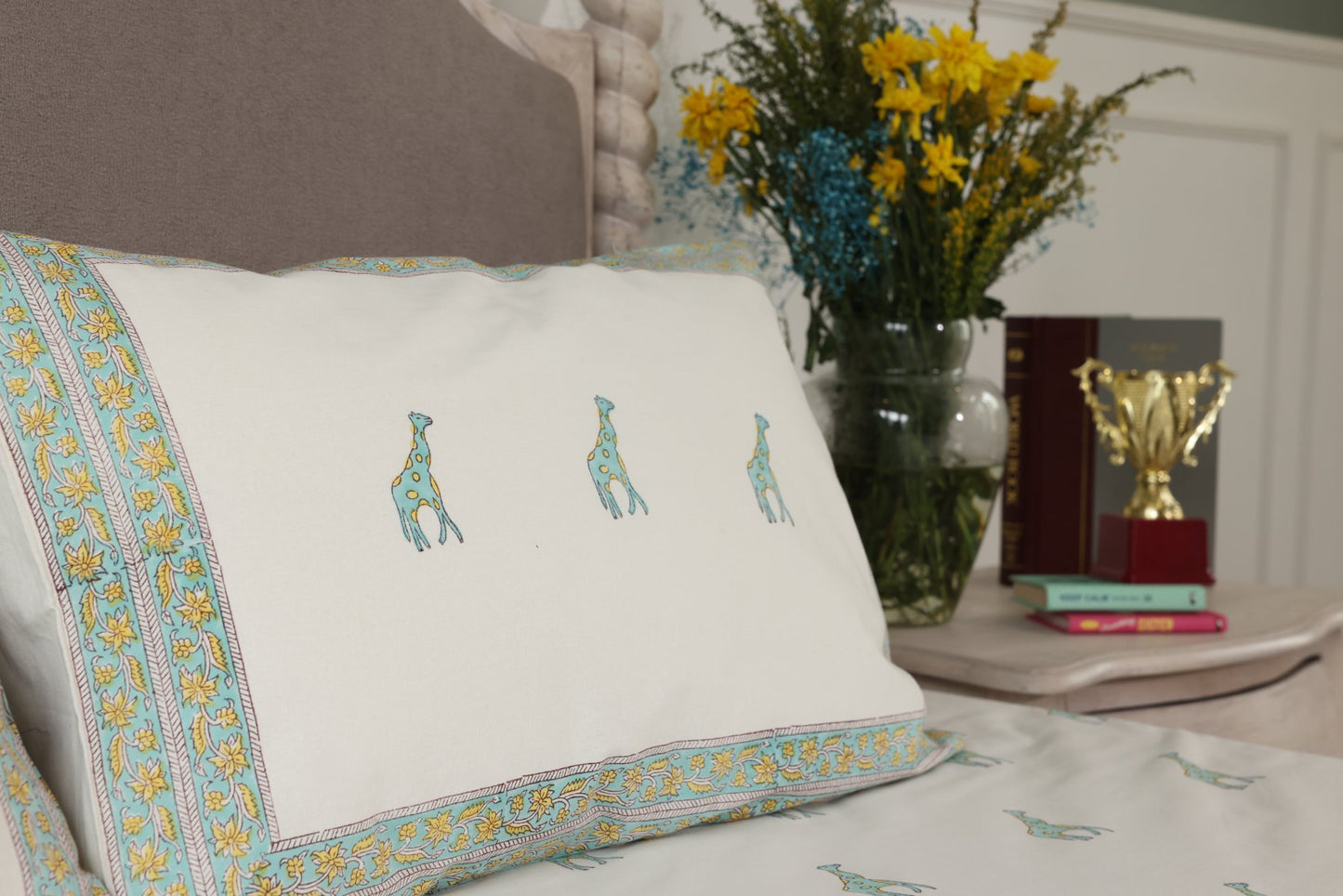 Blue Giraffe Bedsheet
