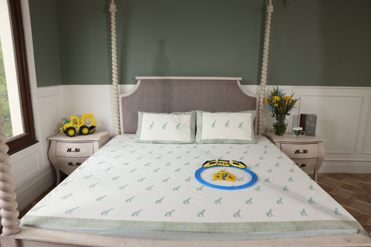 Blue Giraffe Bedsheet