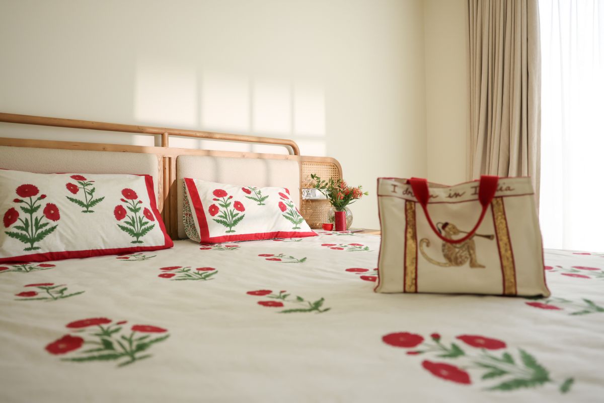 The Poppy Paradise Bedsheet