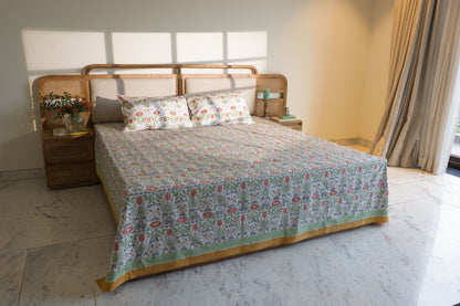 The Gardens Glow Bedsheet