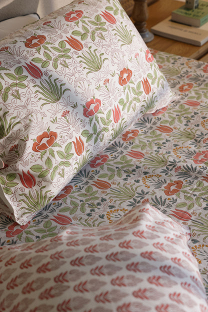 The Gardens Glow Bedsheet