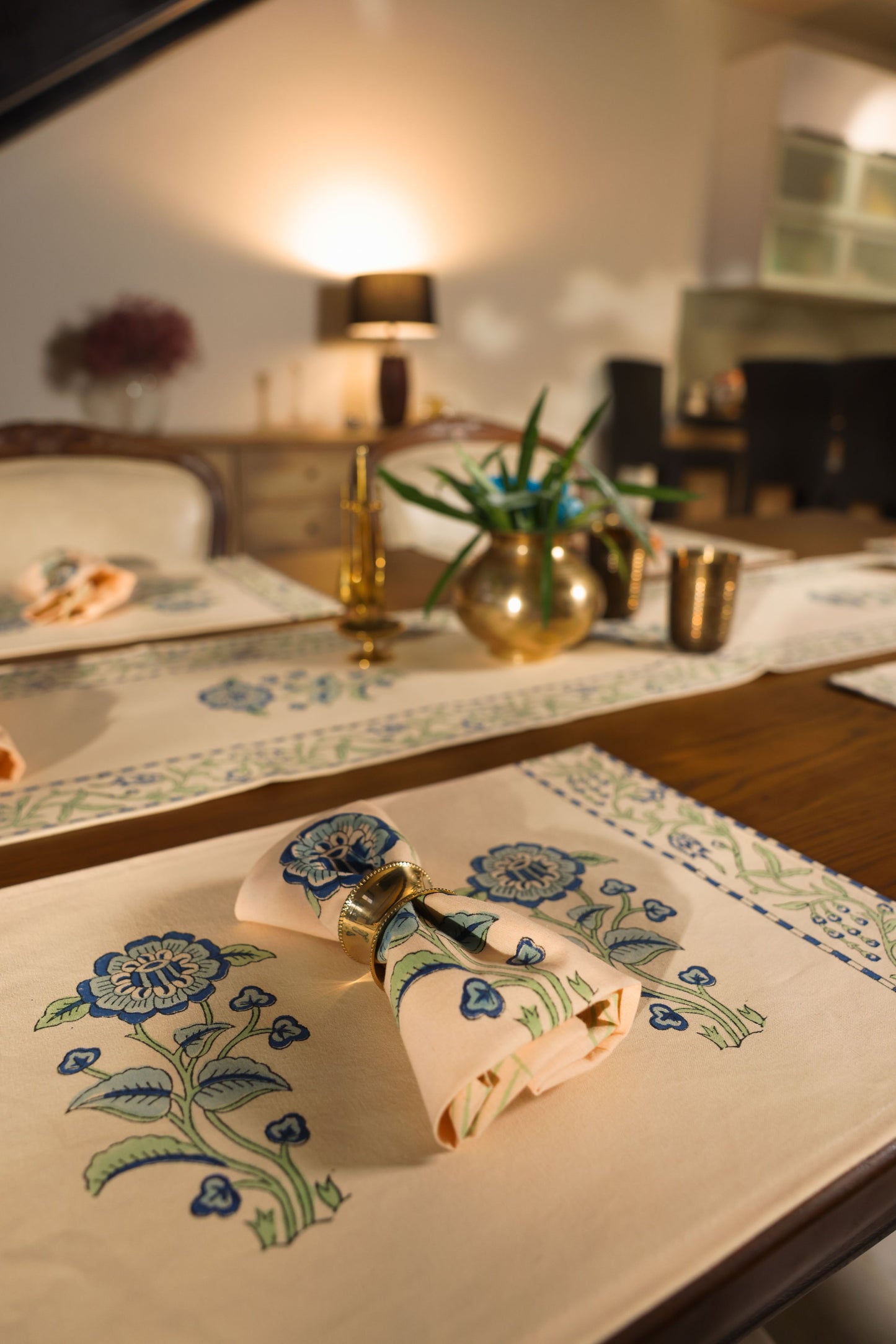 Table Linen with Napkins- The Azure Blooms