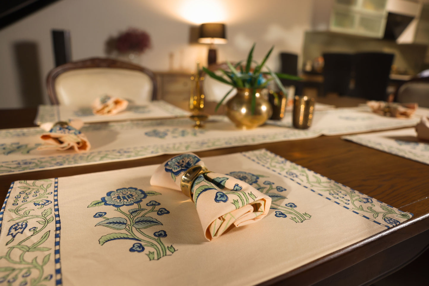 Table Linen with Napkins- The Azure Blooms