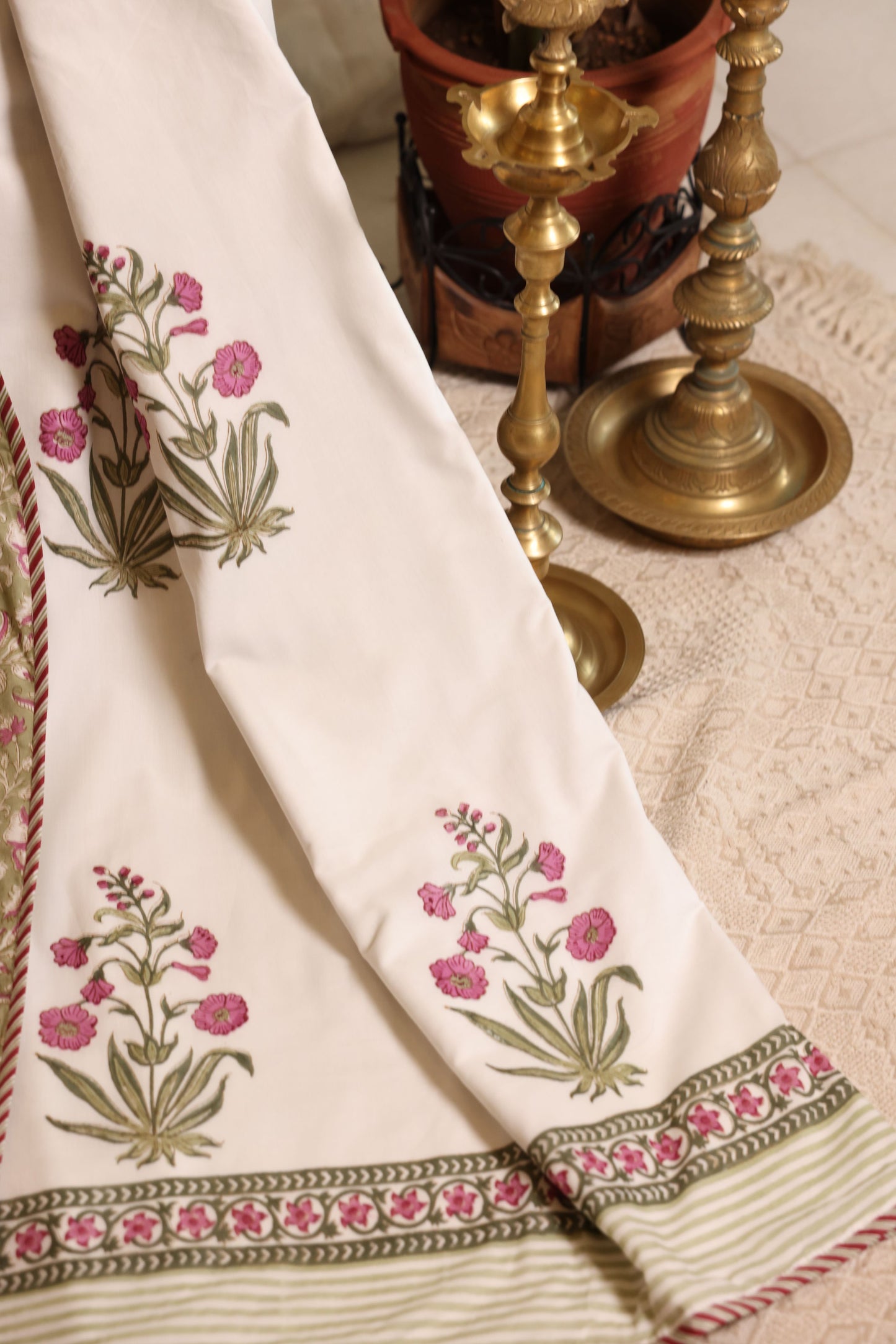 Double Bed Dohar- Classic Charm