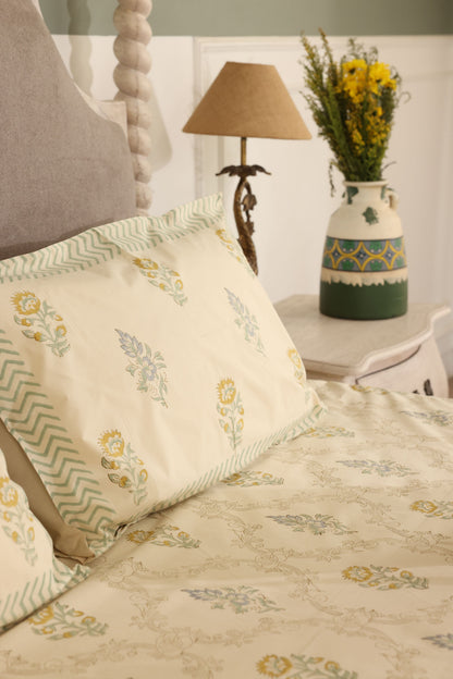 The Petal Fantasy Bedsheet